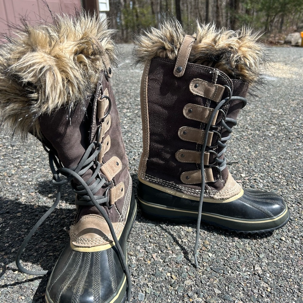 Women's Sorel Winter Boots - Black and Brown